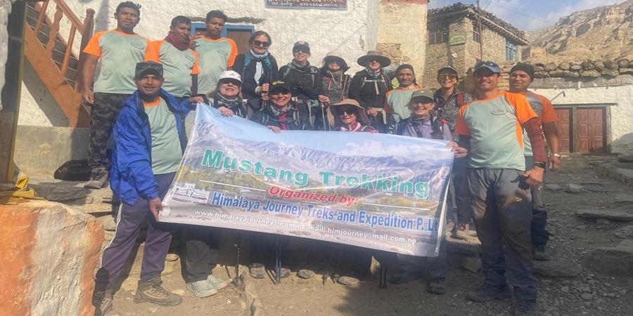 Trekking in Mustang